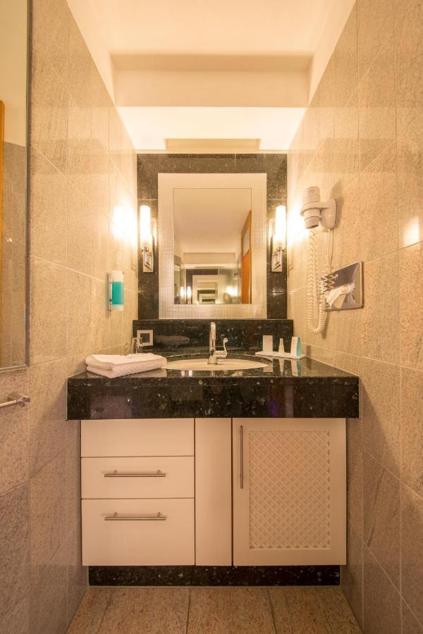 Michels Strandhotel Germania ノルダーナイ エクステリア 写真