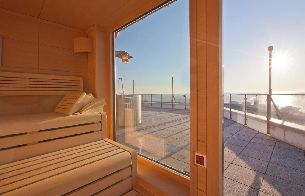 Michels Strandhotel Germania ノルダーナイ エクステリア 写真