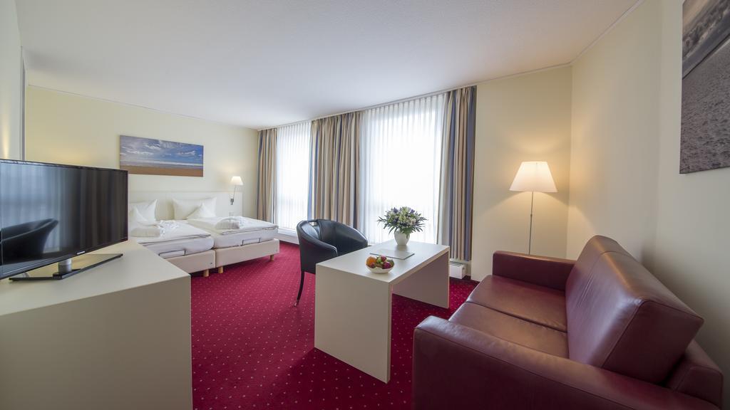 Michels Strandhotel Germania ノルダーナイ エクステリア 写真
