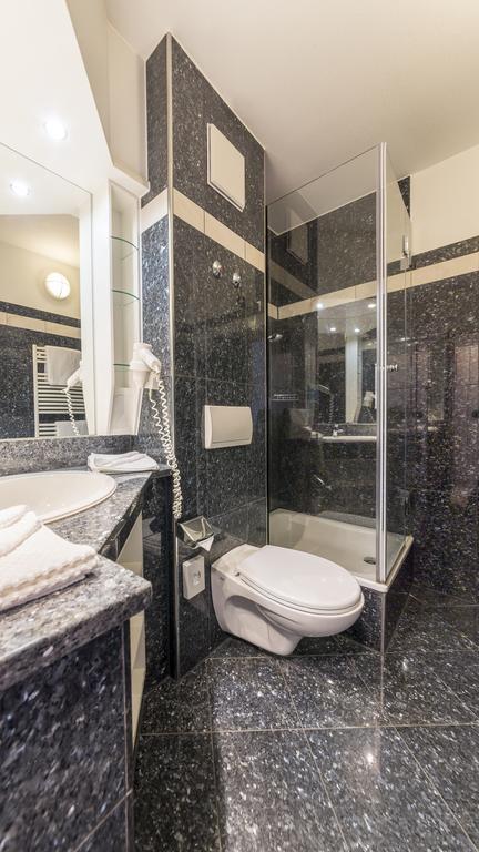 Michels Strandhotel Germania ノルダーナイ エクステリア 写真